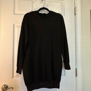 ❄️AUXO Collections black long sweatshirt.